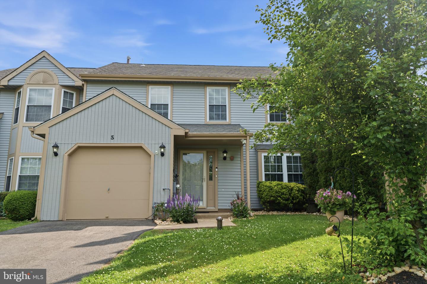 5 Locust Lane