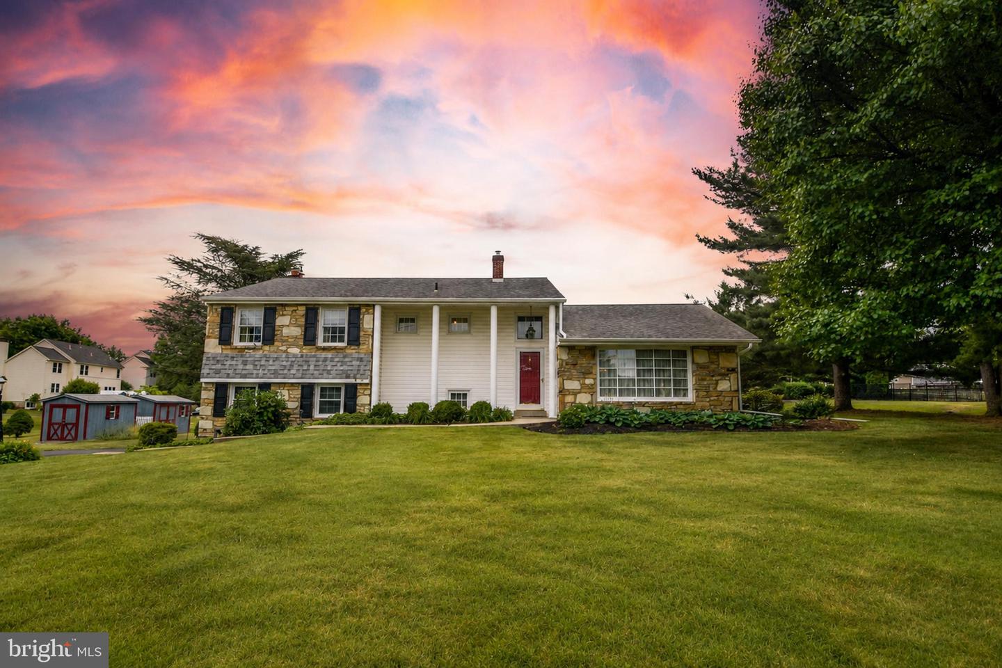 10 Summit Avenue
