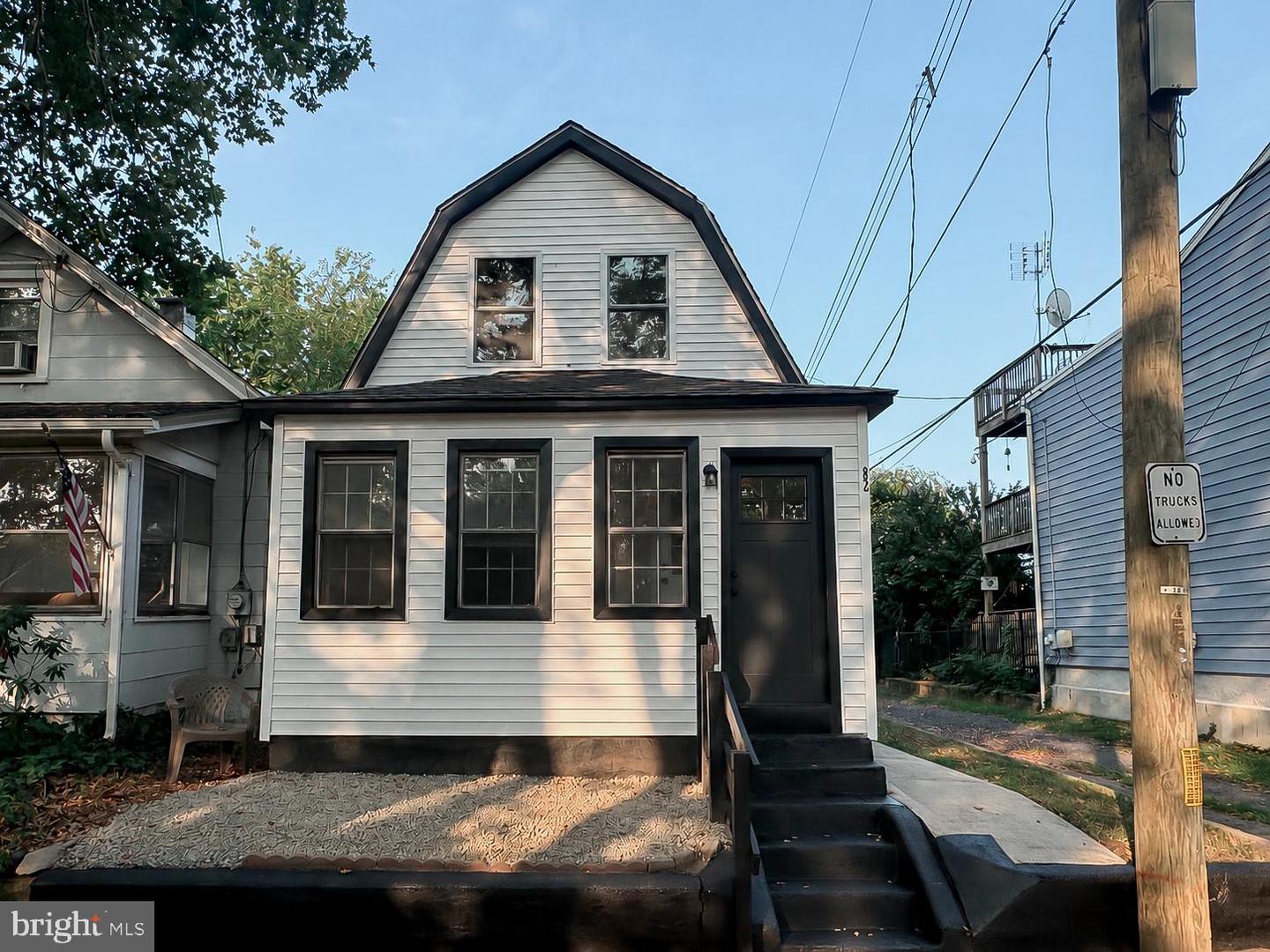 82 Central Avenue