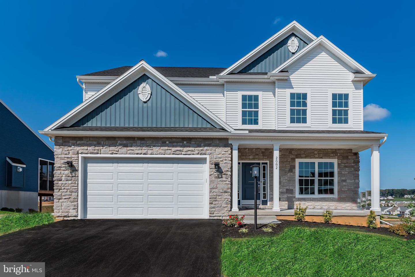 2082 N Autumn Chase Drive N, Mechanicsburg