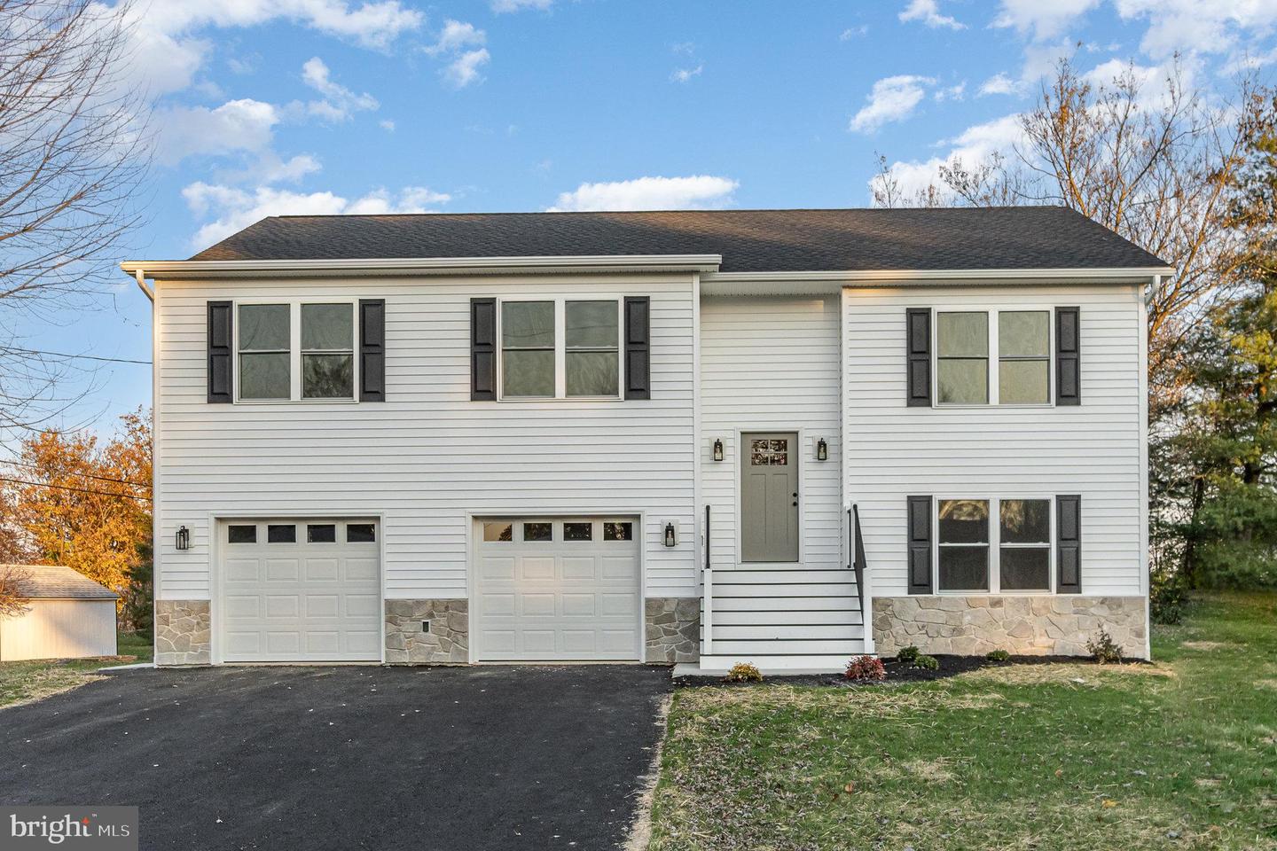 2077 Reservoir Drive, Carlisle