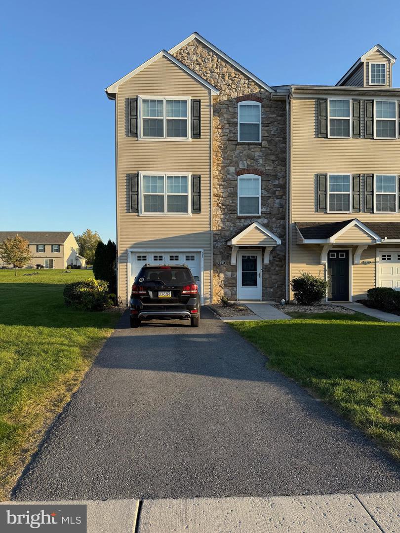 431 Eisenhower Drive, Carlisle