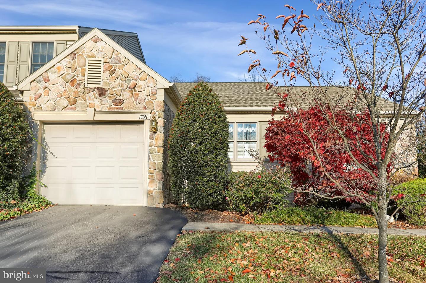 1097 Pebble, Mechanicsburg