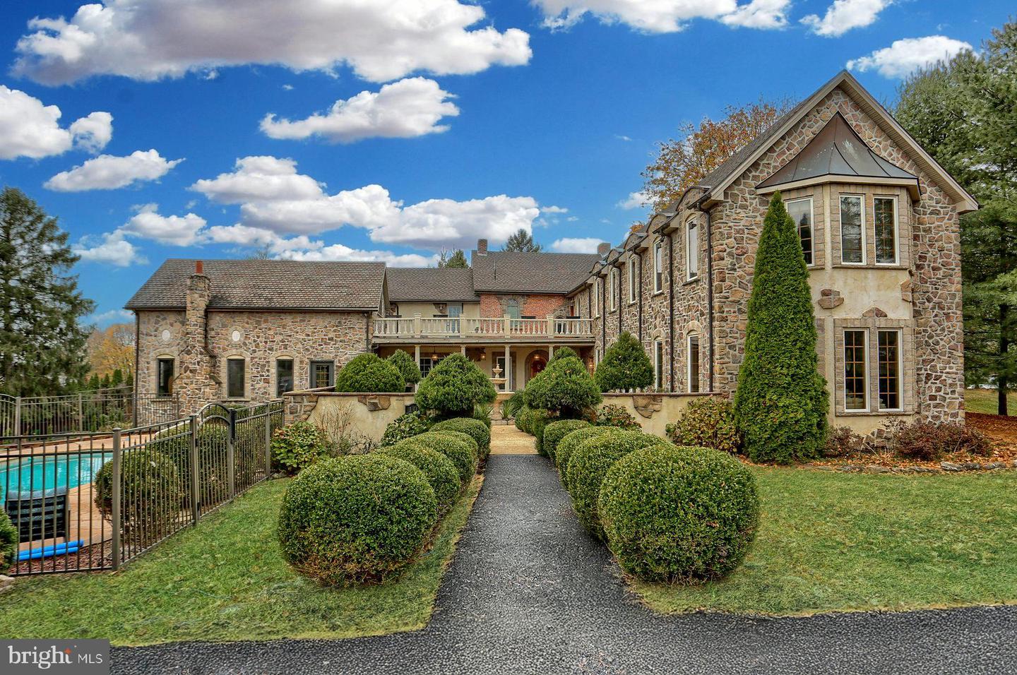 107 Ellesmere Lane, Mechanicsburg