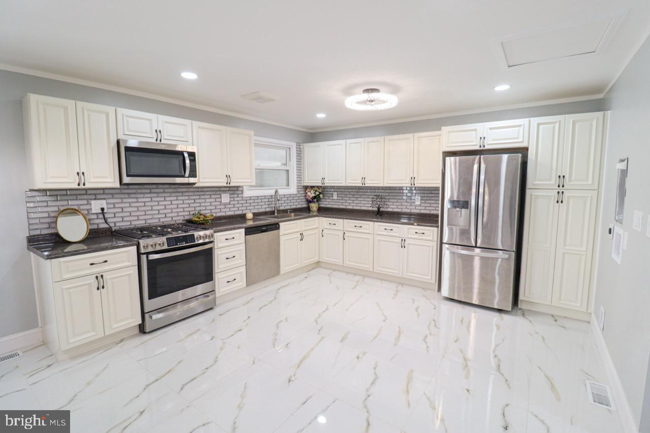 4712 Delbrook Road, Mechanicsburg