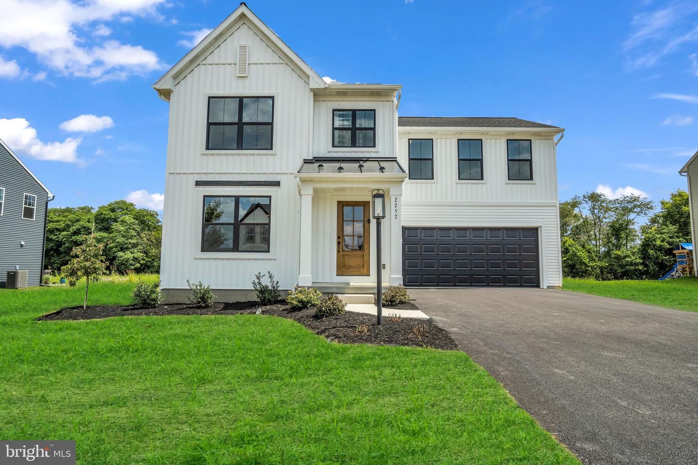 2257 S Autumn Chase Drive, Mechanicsburg