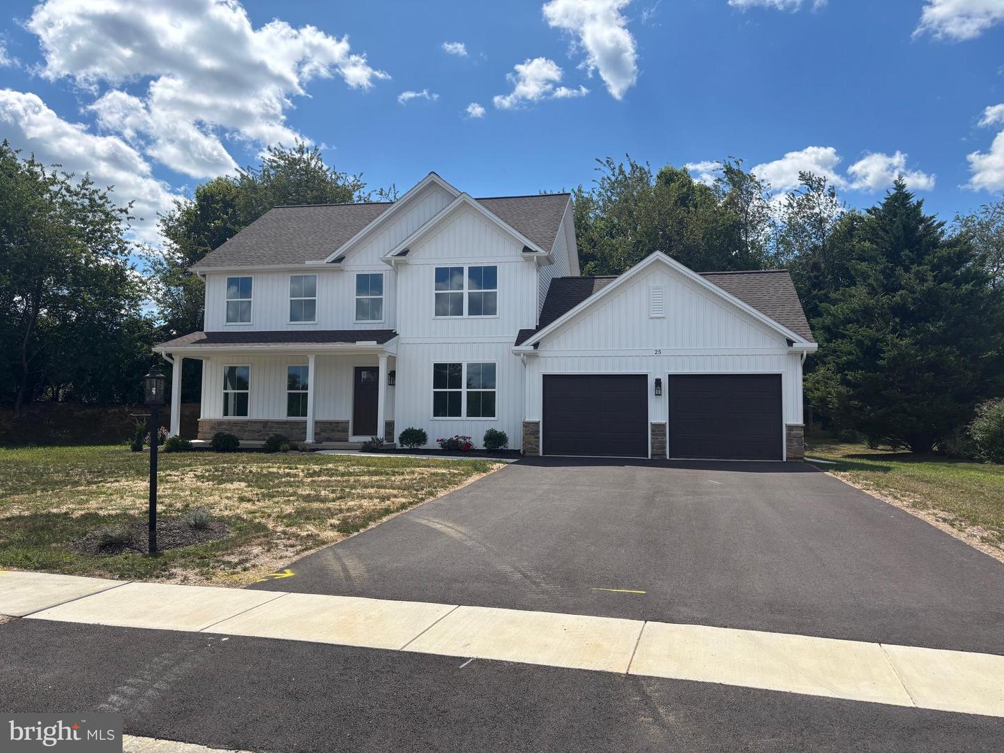 25 Essex Drive