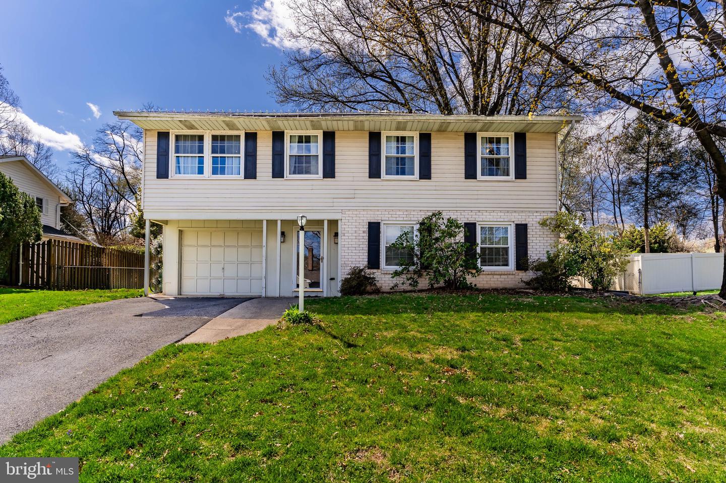 249 Indian Creek Drive, Mechanicsburg