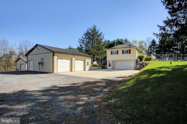 427 Steelstown Road, Newville
