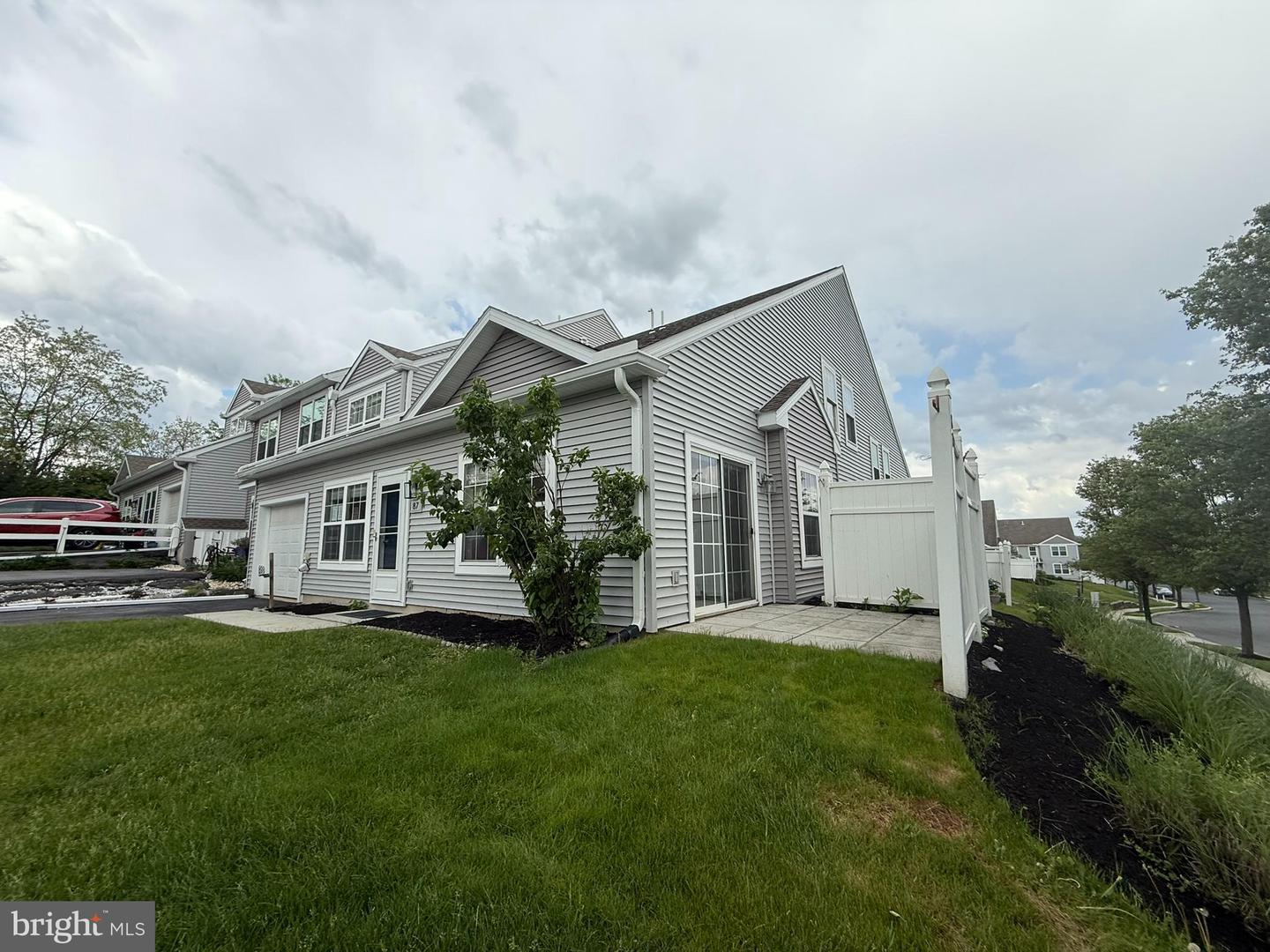 87 Courtyard Drive, Carlisle