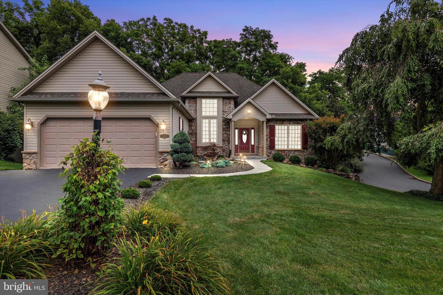 2403 Rolling Hills Drive, Mechanicsburg