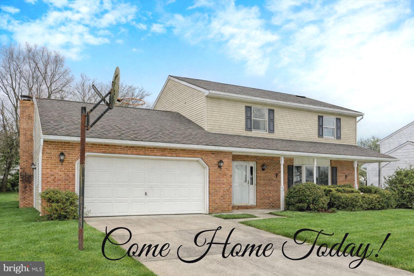 18 Bourbon Red Drive, Mechanicsburg