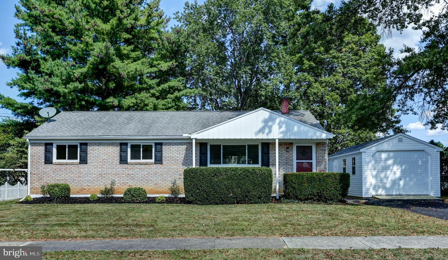 12 Rockaway Drive, Camp Hill