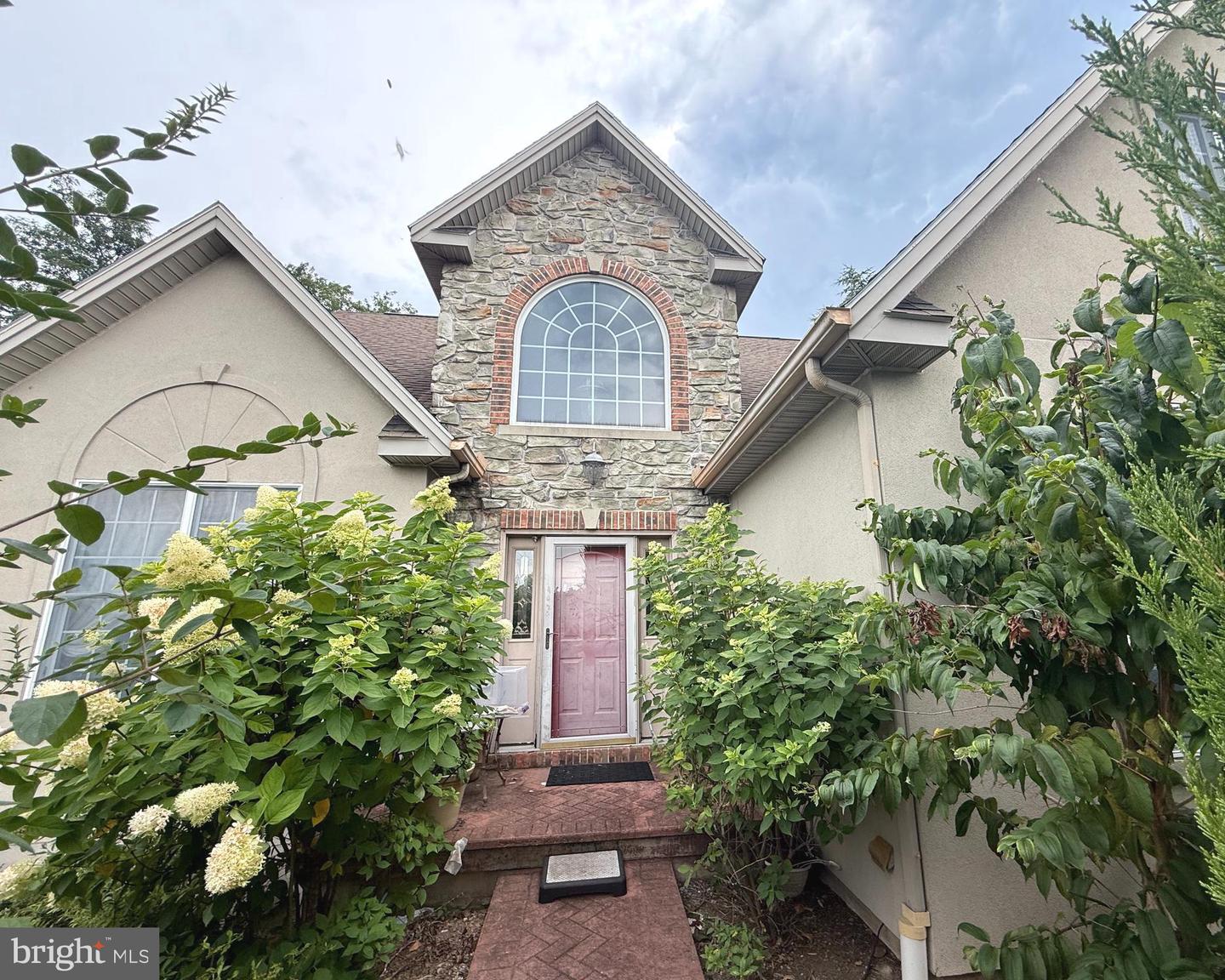 1601 Cobble Court