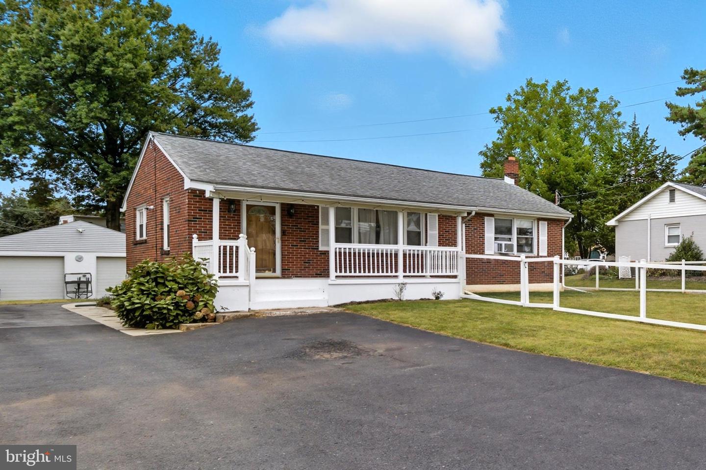 918 E Simpson Street, Mechanicsburg