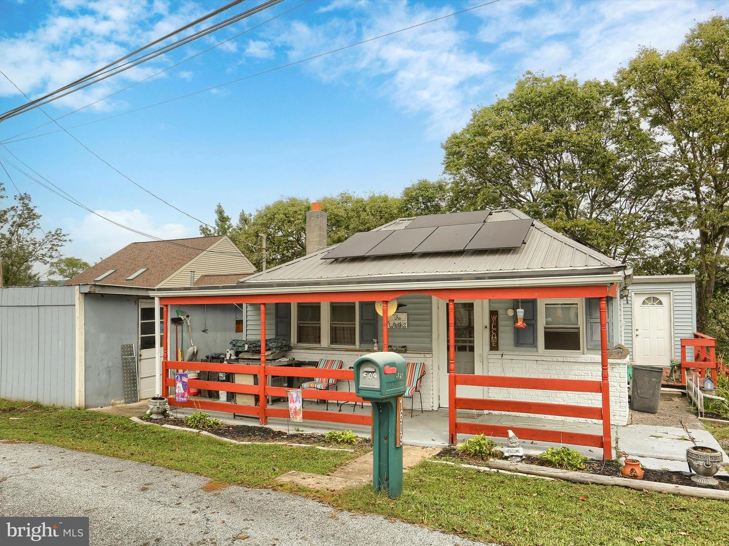 1609 High Street