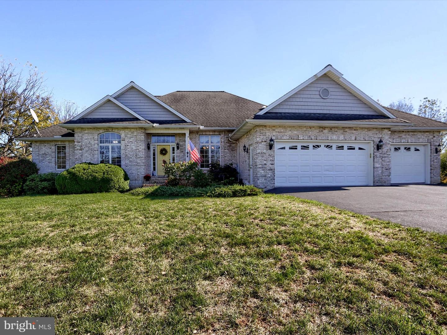 9 E Linden Drive E, Carlisle