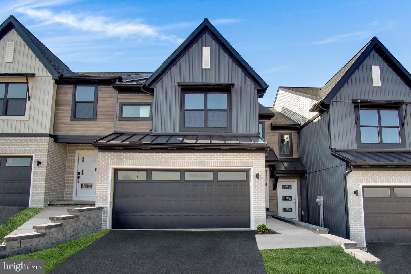 1020 Blackstone Run