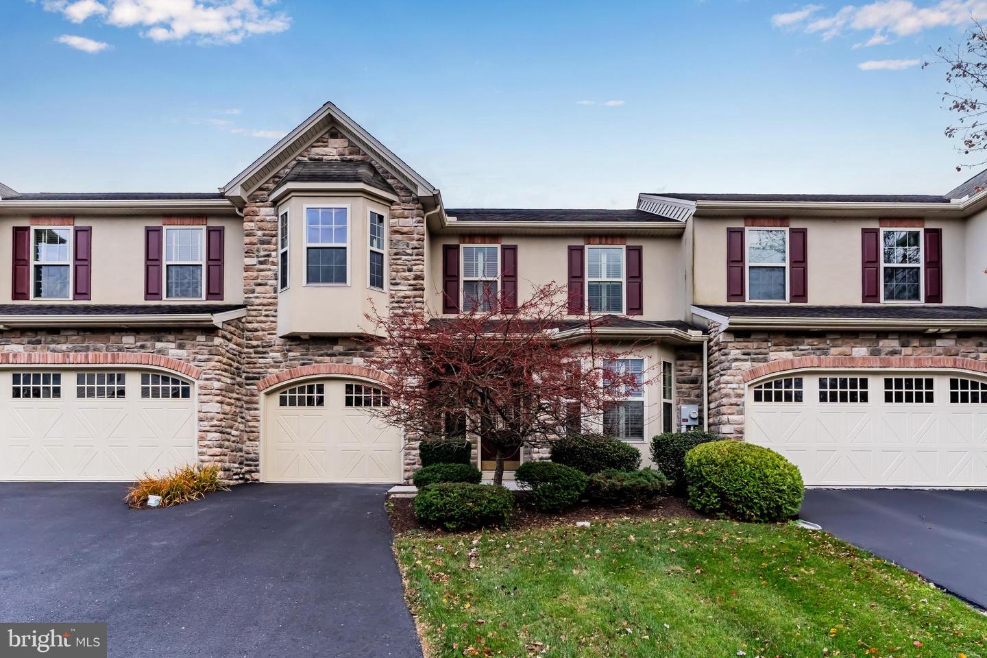 1920 Roxbury Court, Mechanicsburg