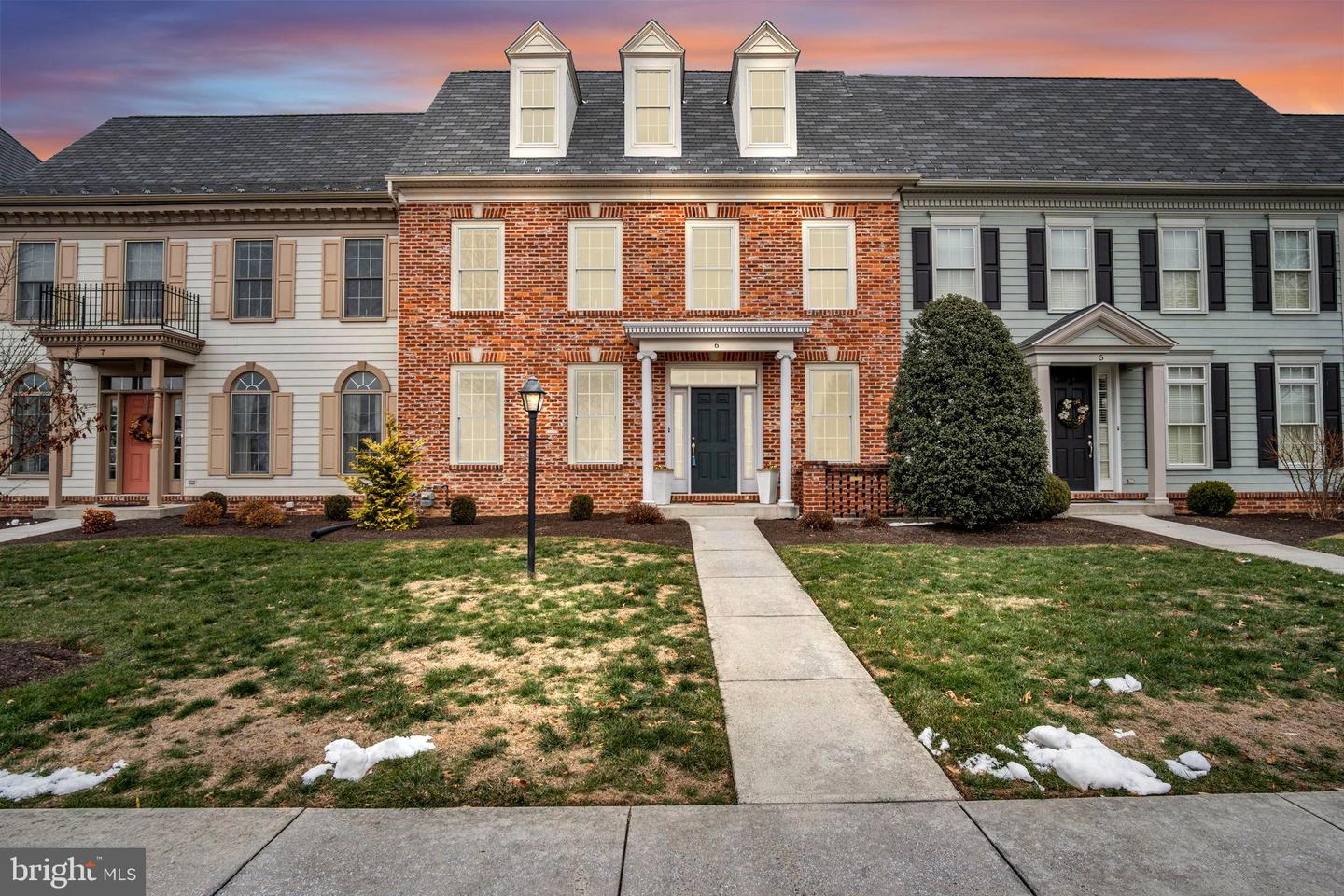 6 Jamestown Square, Mechanicsburg