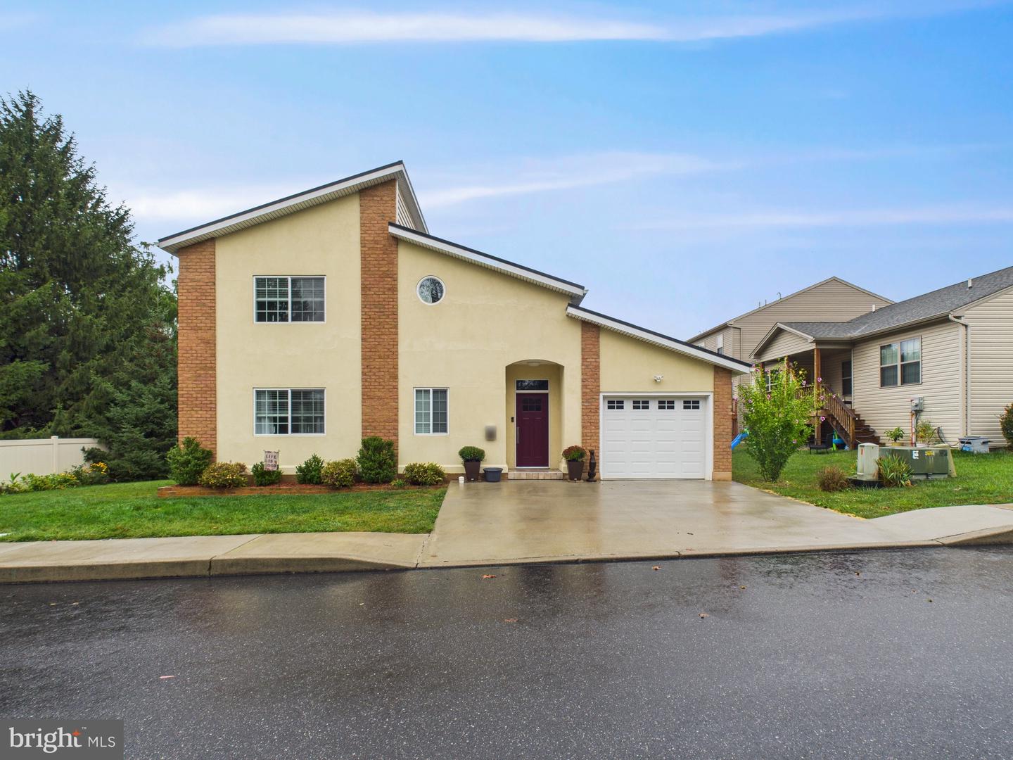 404 W Coover Street, Mechanicsburg
