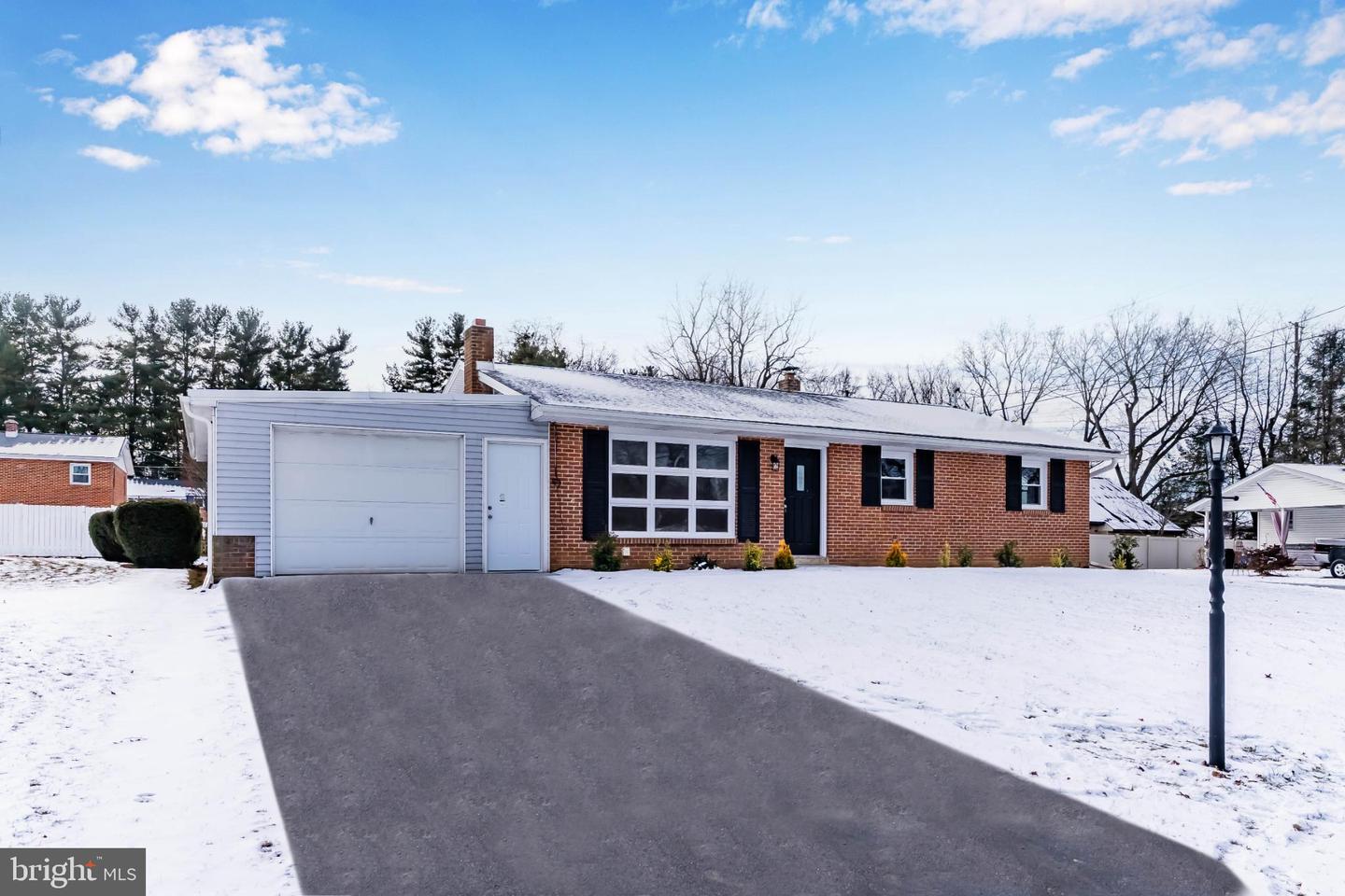 811 W Keller Street, Mechanicsburg
