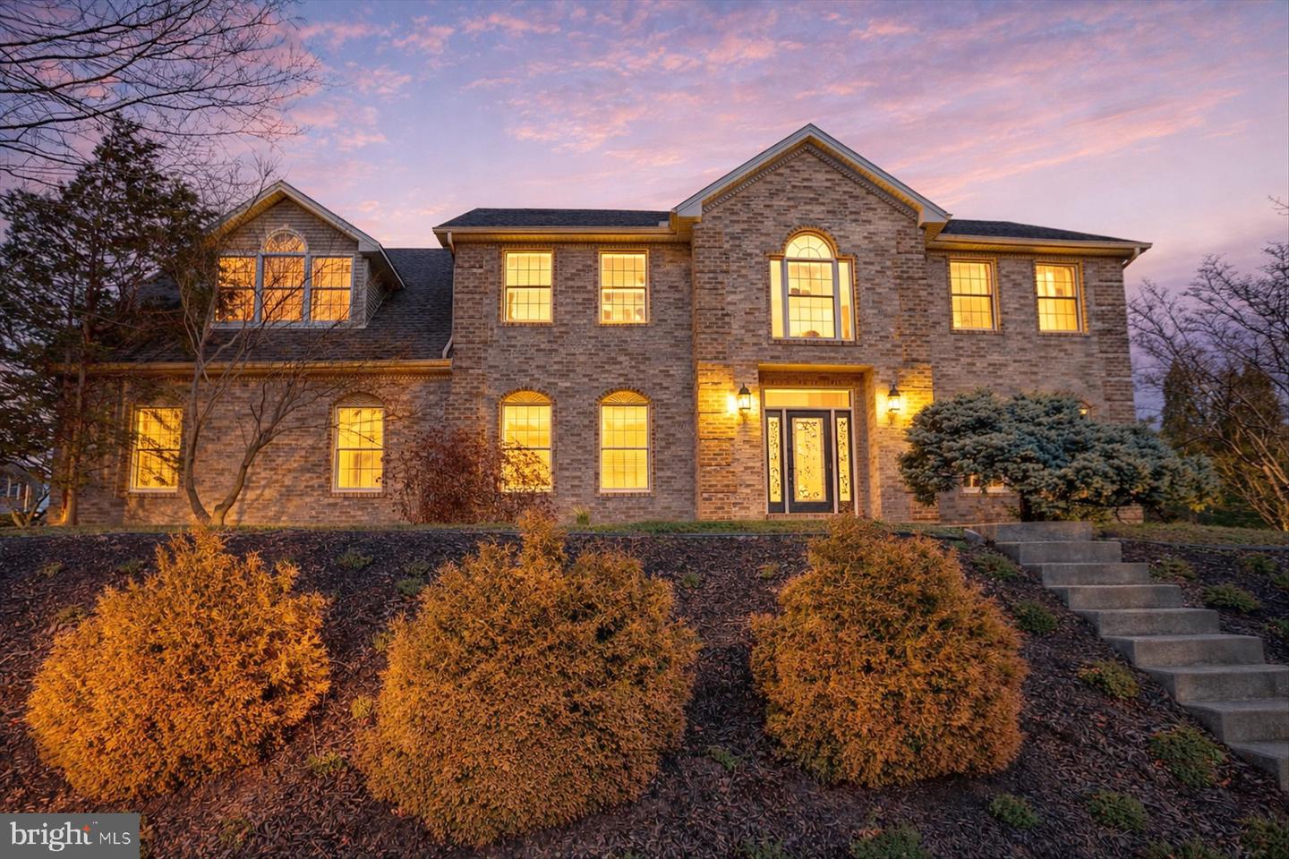 1014 S Waterford Way, Mechanicsburg