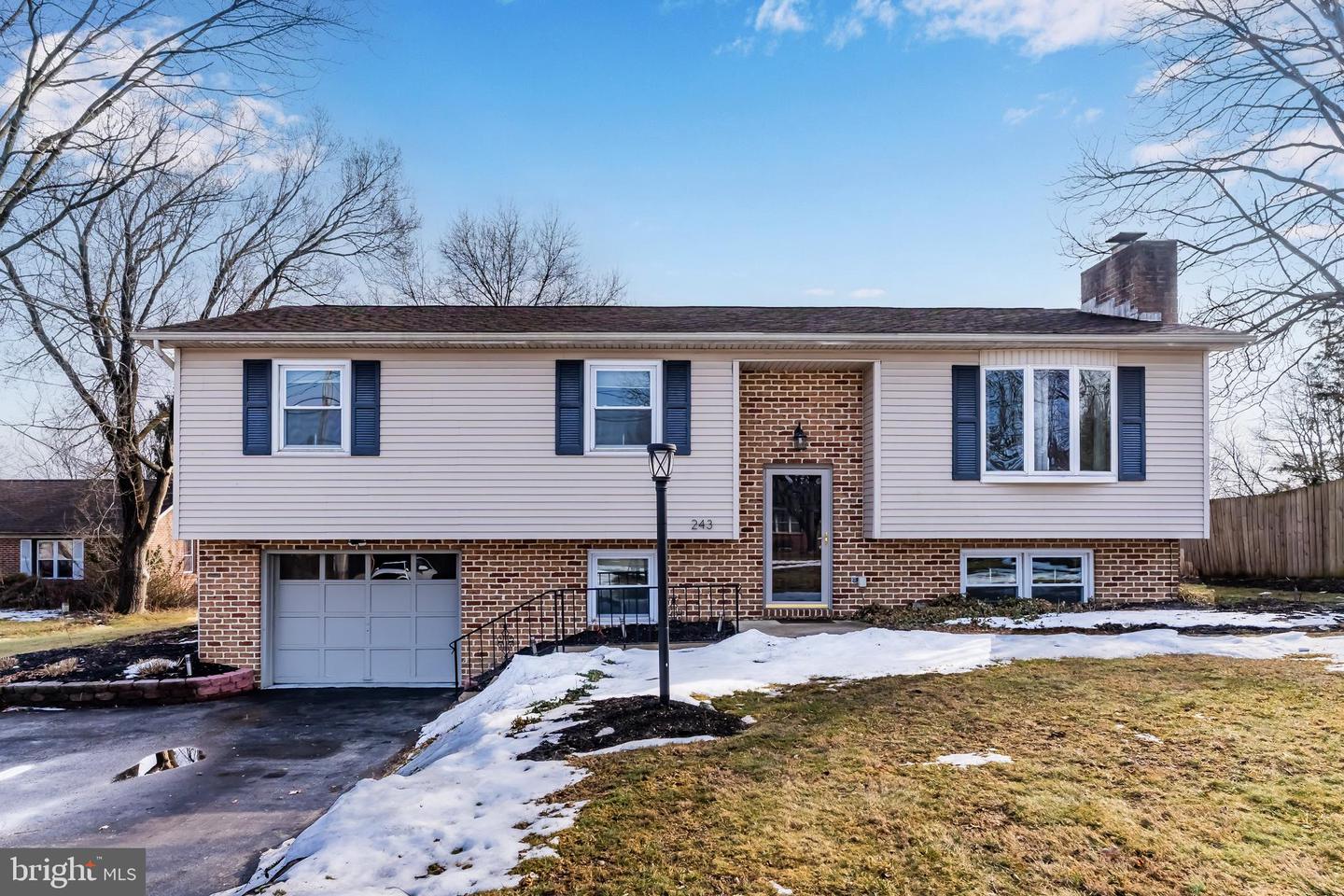 243 Ridge Hill Road, Mechanicsburg