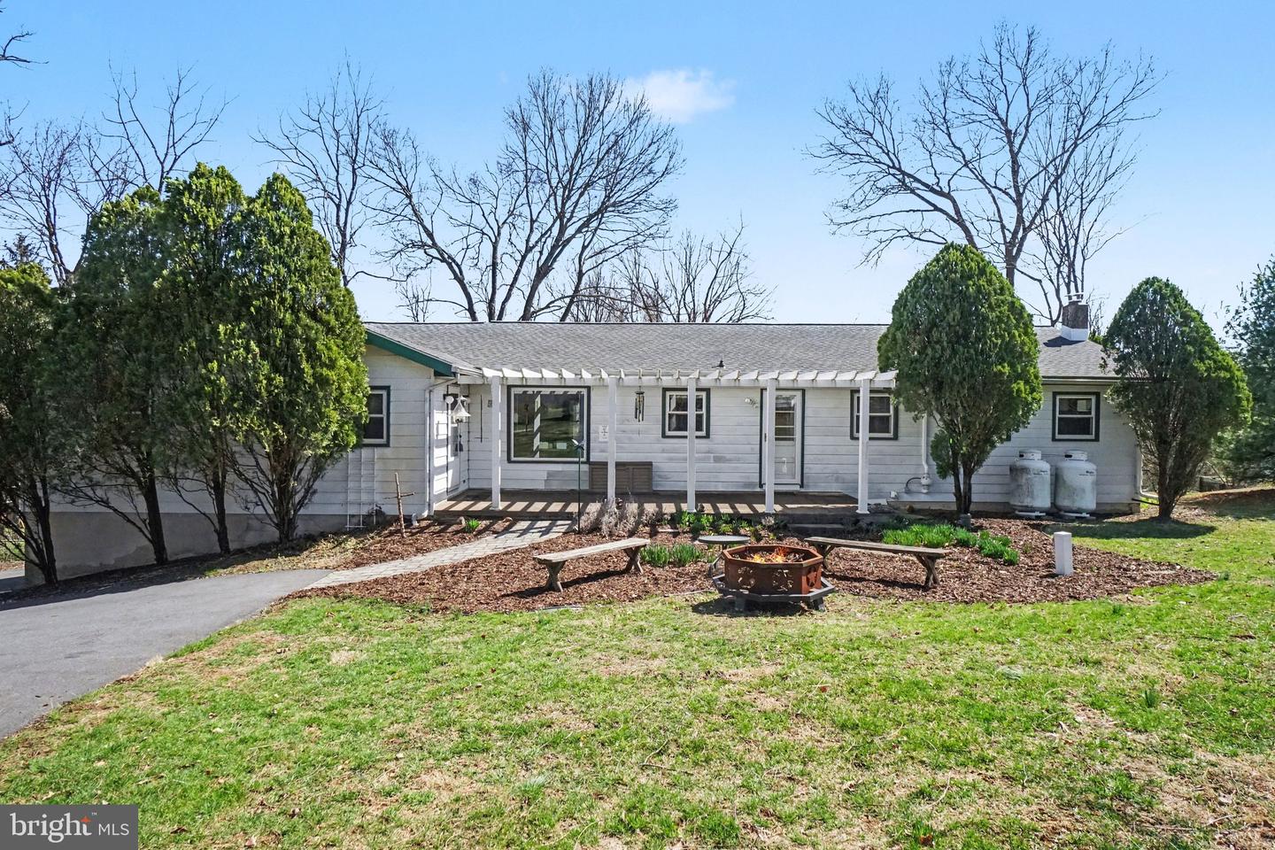 23 E Willow Terrace Drive, Mechanicsburg