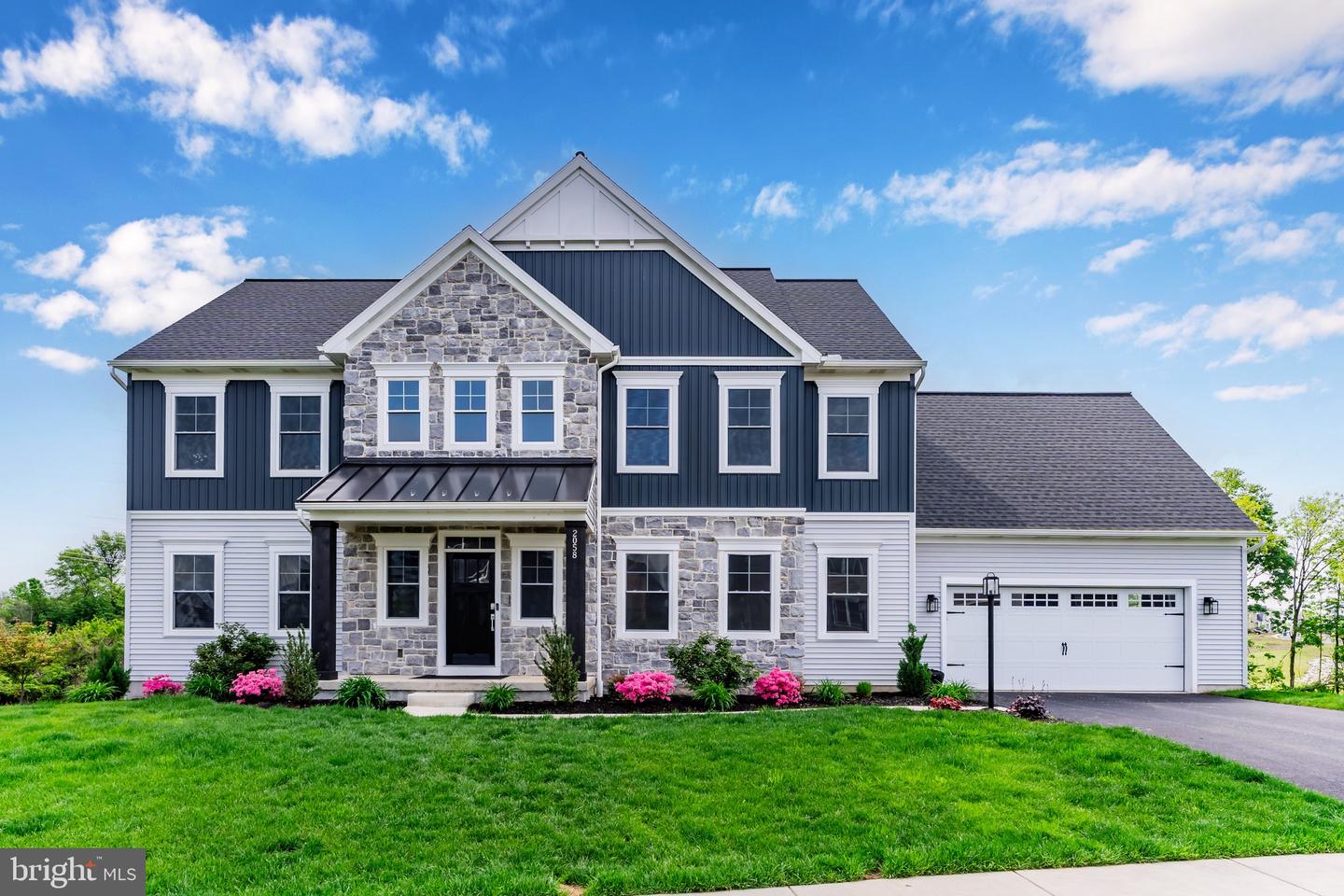 2058 N Autumn Chase Drive, Mechanicsburg