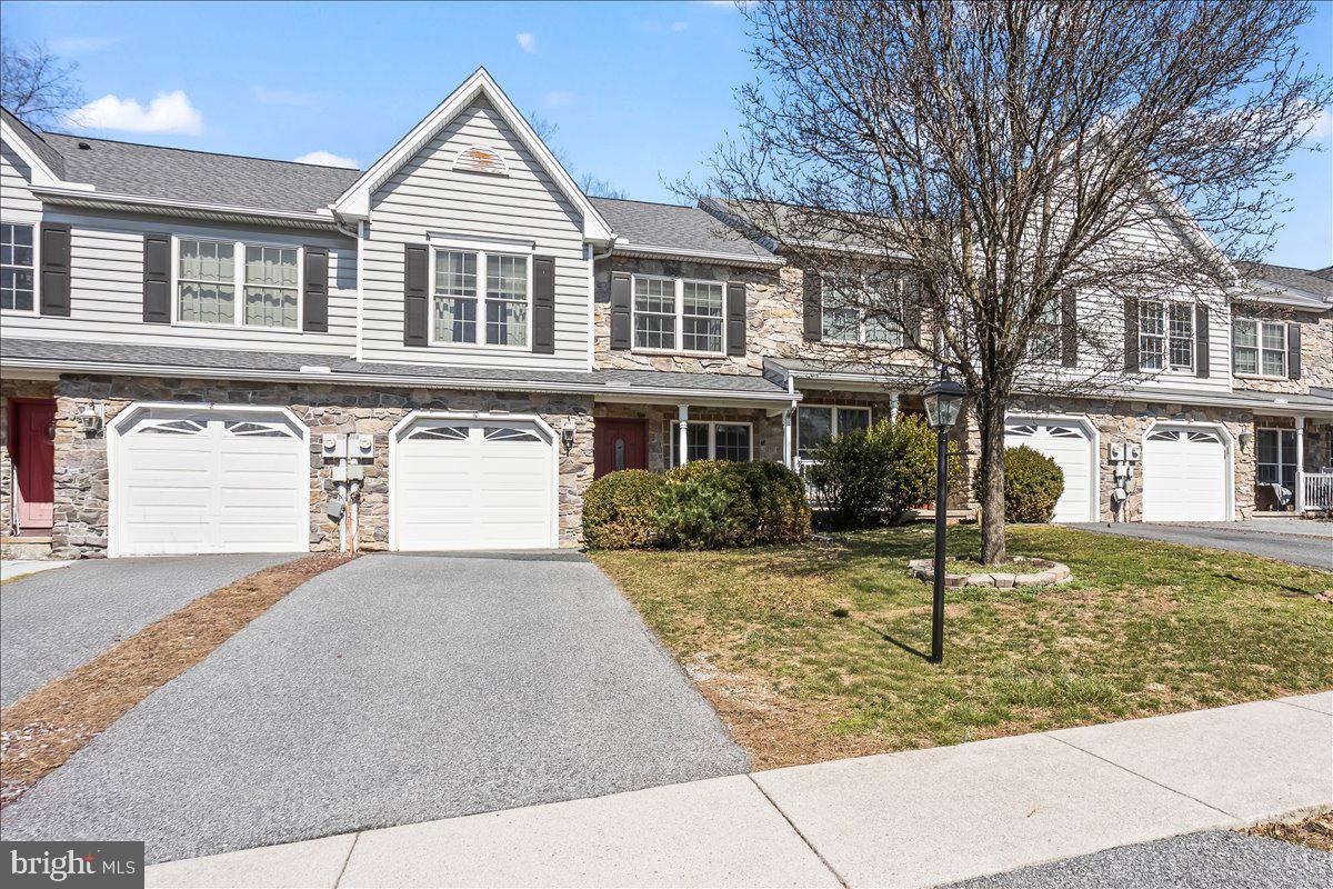 10 Lenox Court, Mechanicsburg