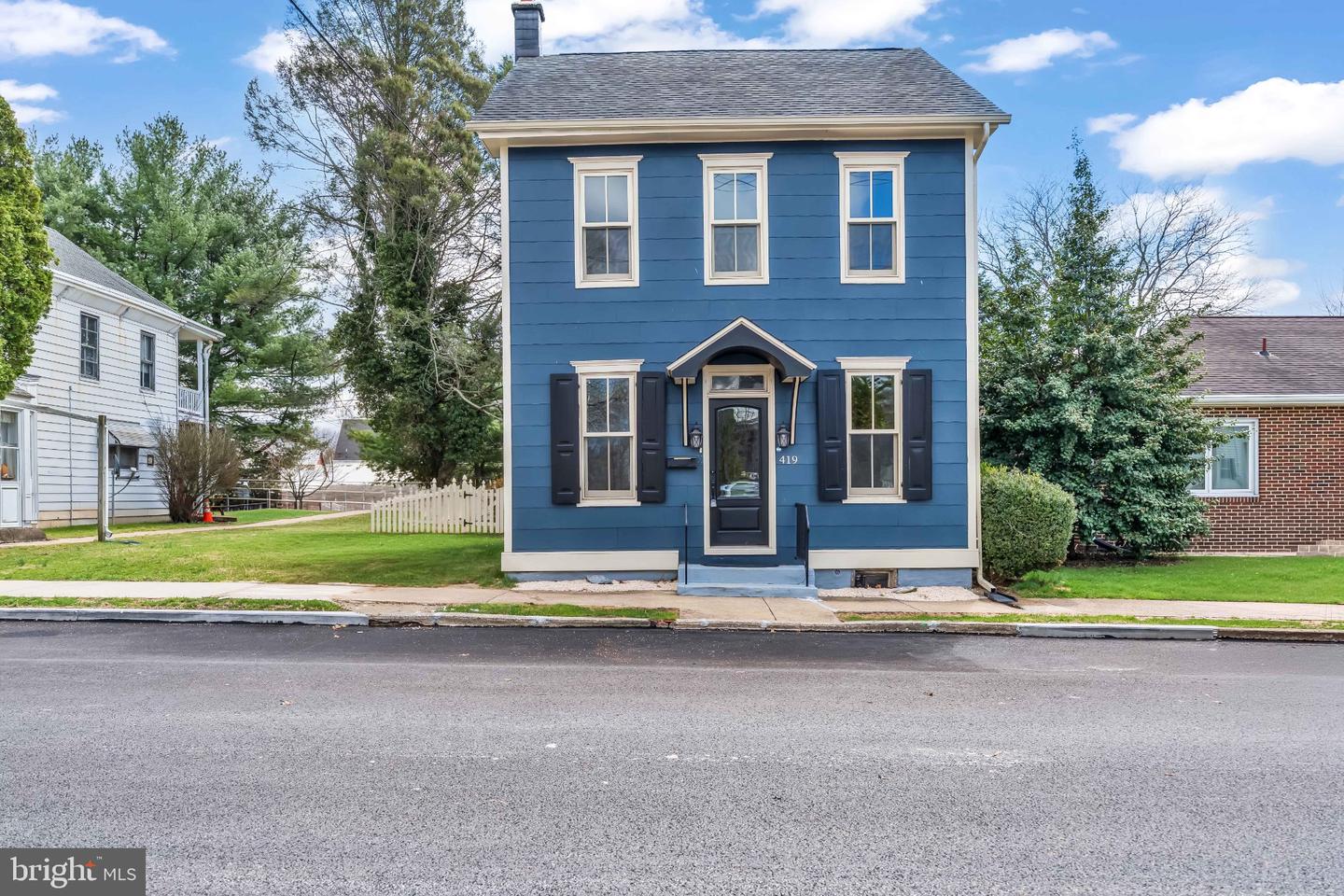 419 W Keller Street, Mechanicsburg