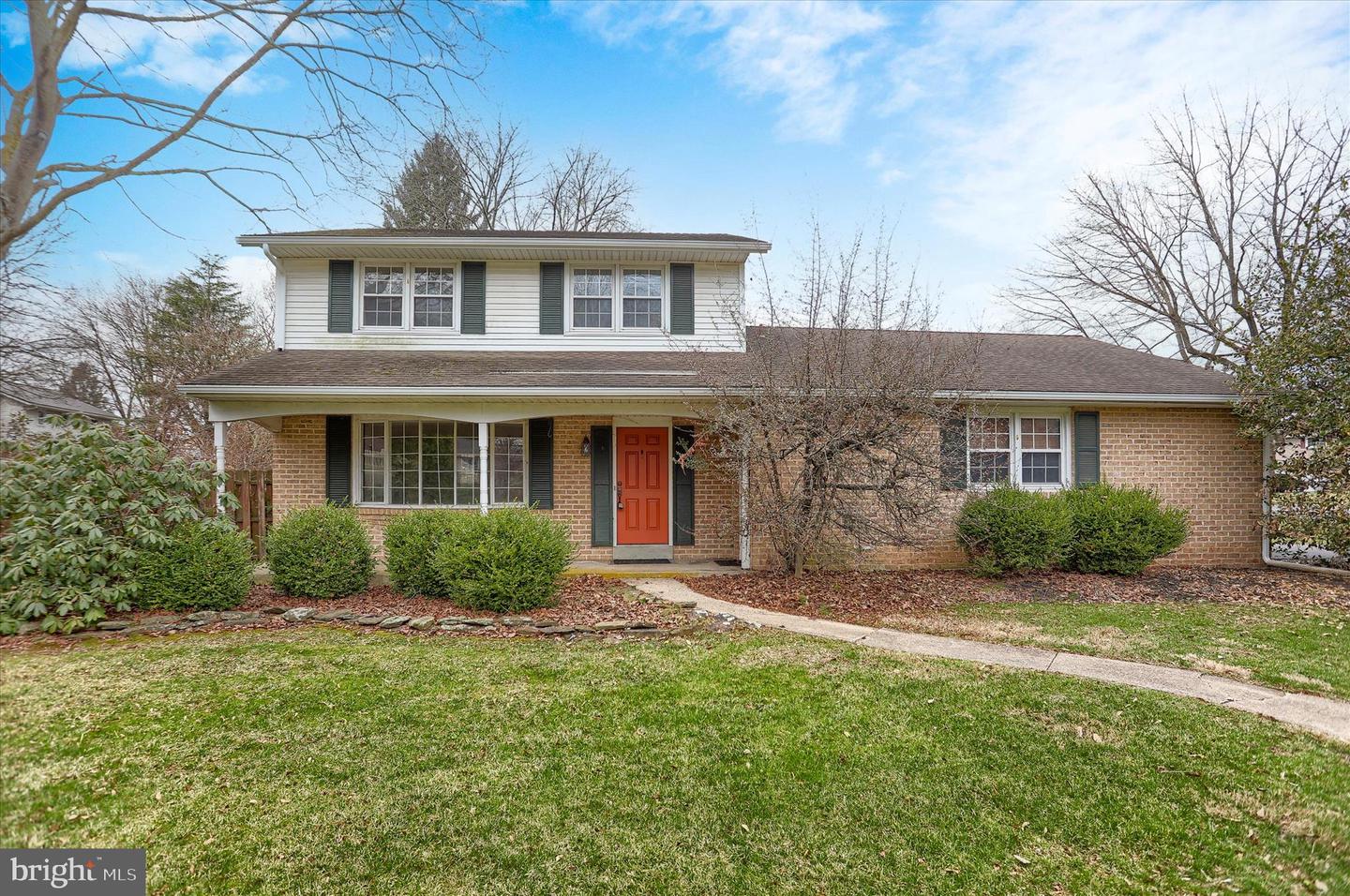 904 Thornwood Lane, Carlisle