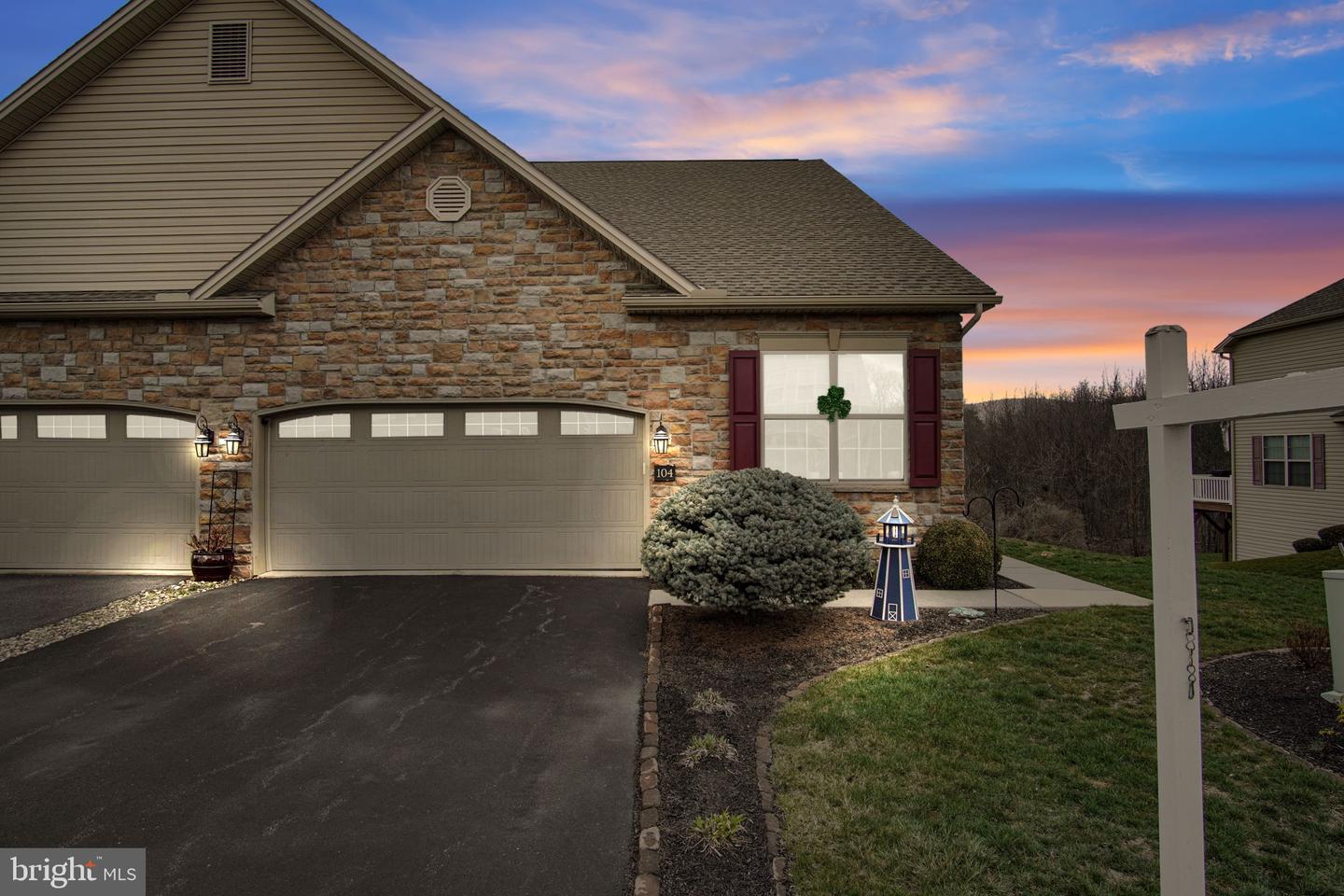 104 Crest View, Carlisle
