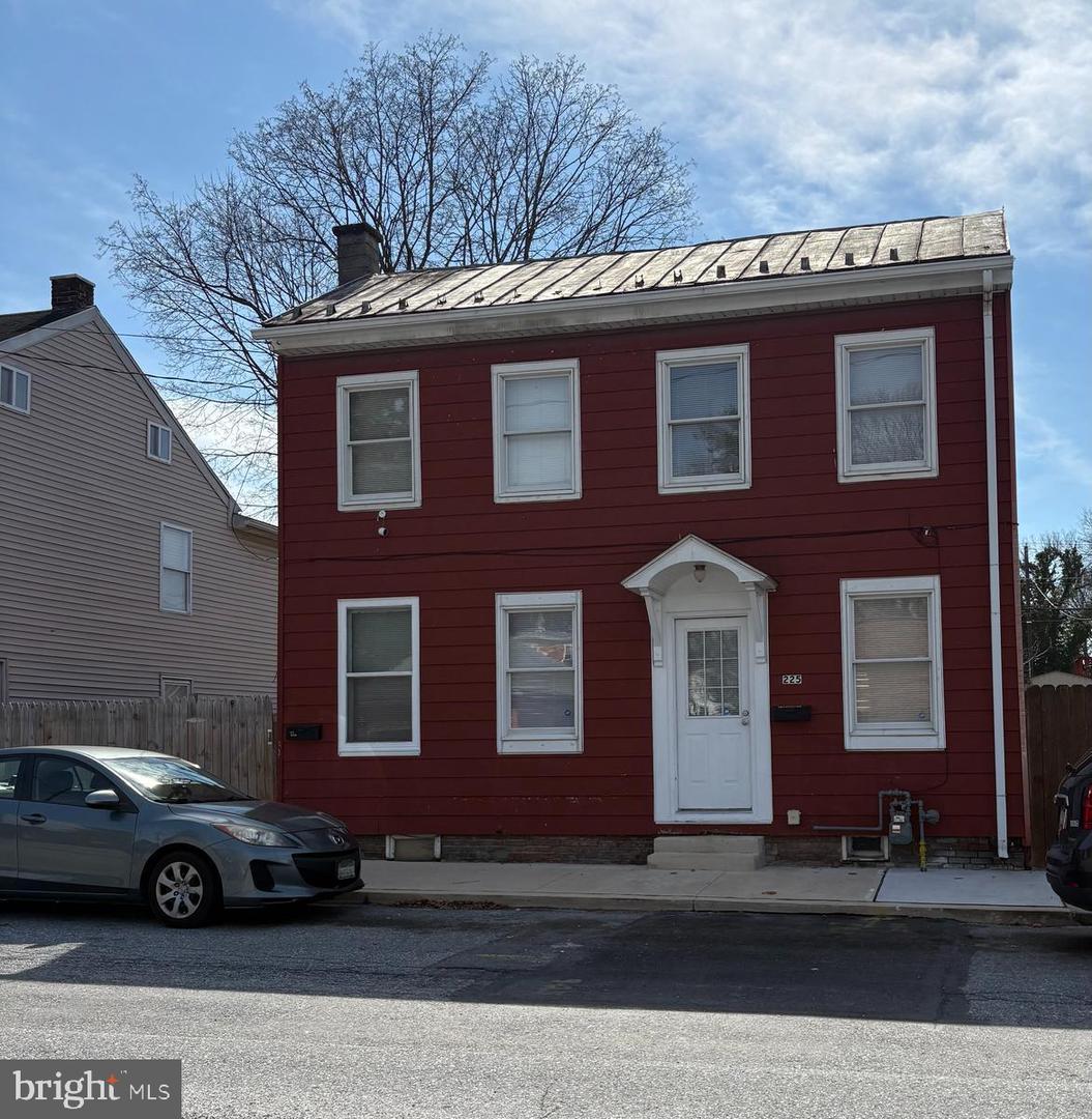 225 W Locust Street, Mechanicsburg