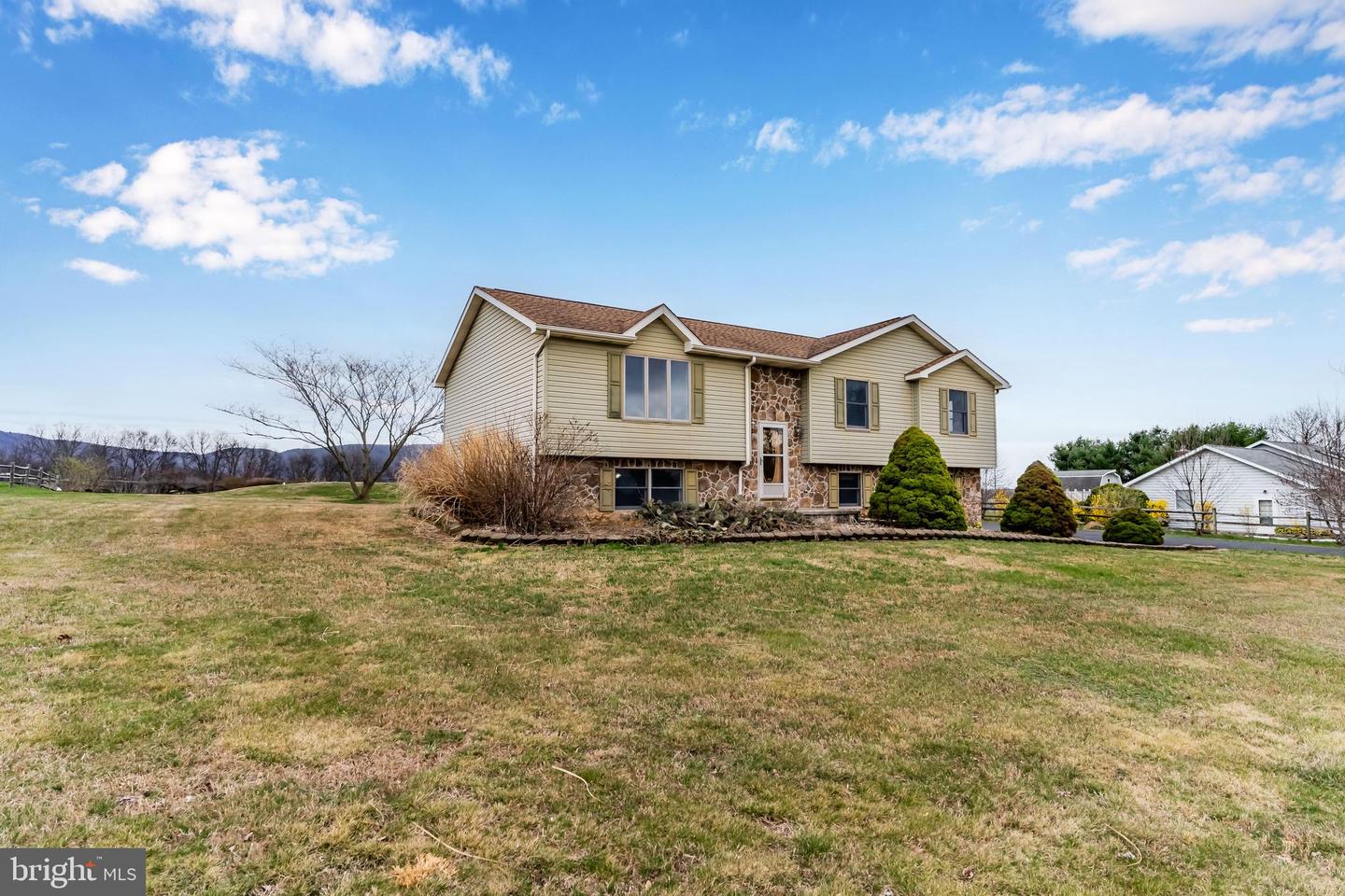 67 N North Mountain Road, Newville