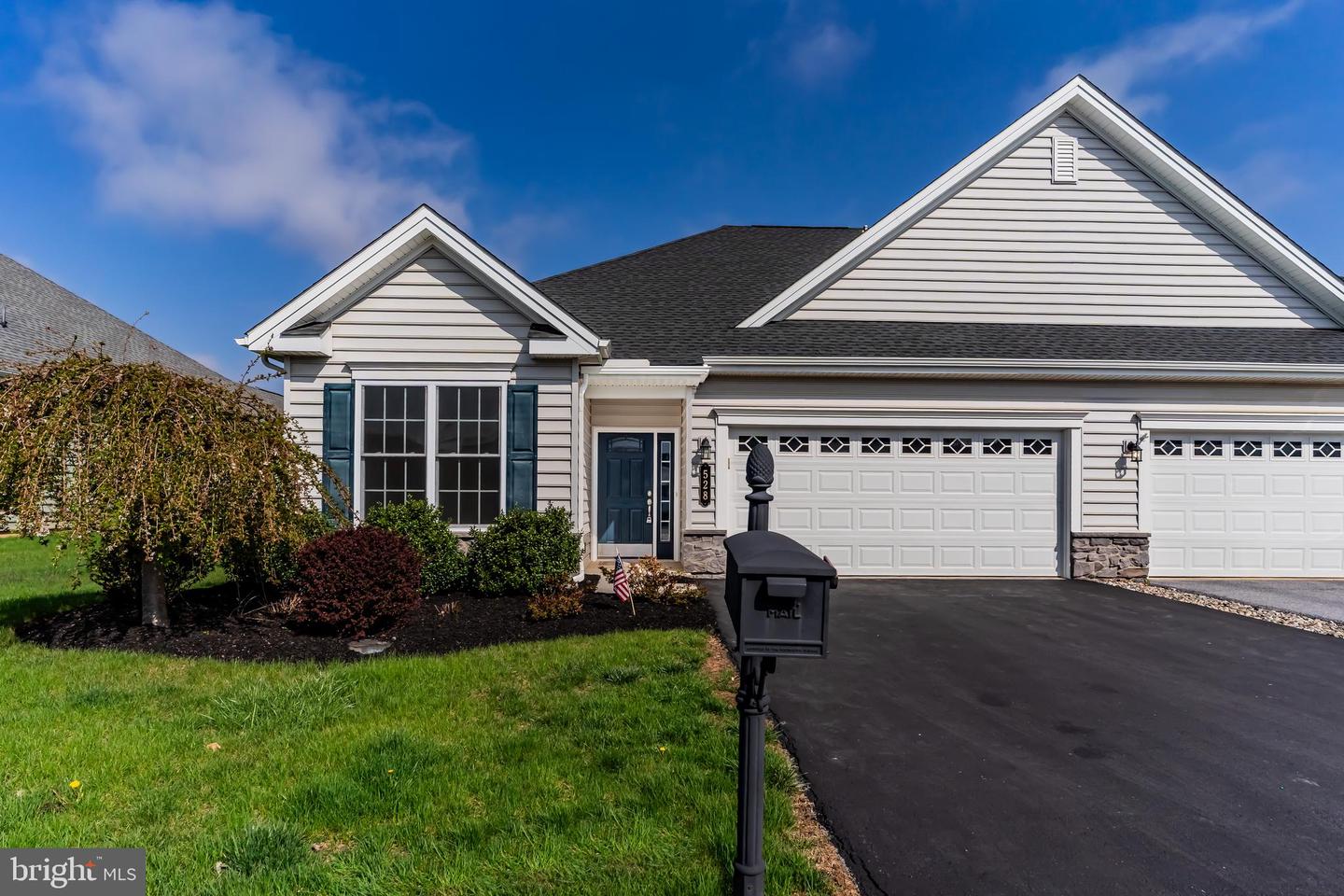 528 Allegiance Drive, Mechanicsburg