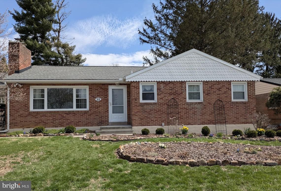 33 Center Drive, Camp Hill