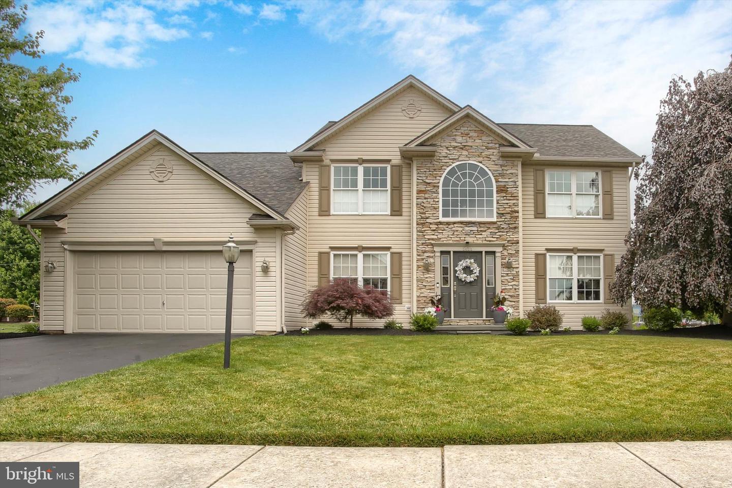 5425 Barbara Dr