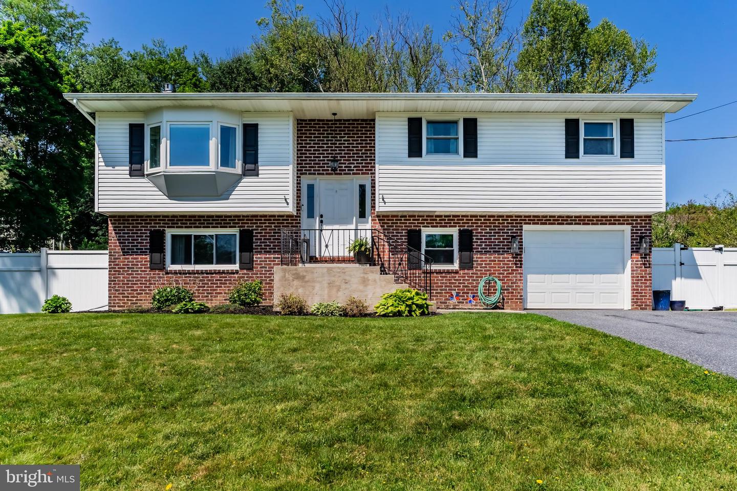 5242 Terrace Road, Mechanicsburg