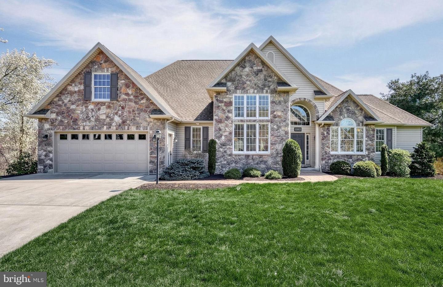 830 Sawgrass Lane, Mechanicsburg