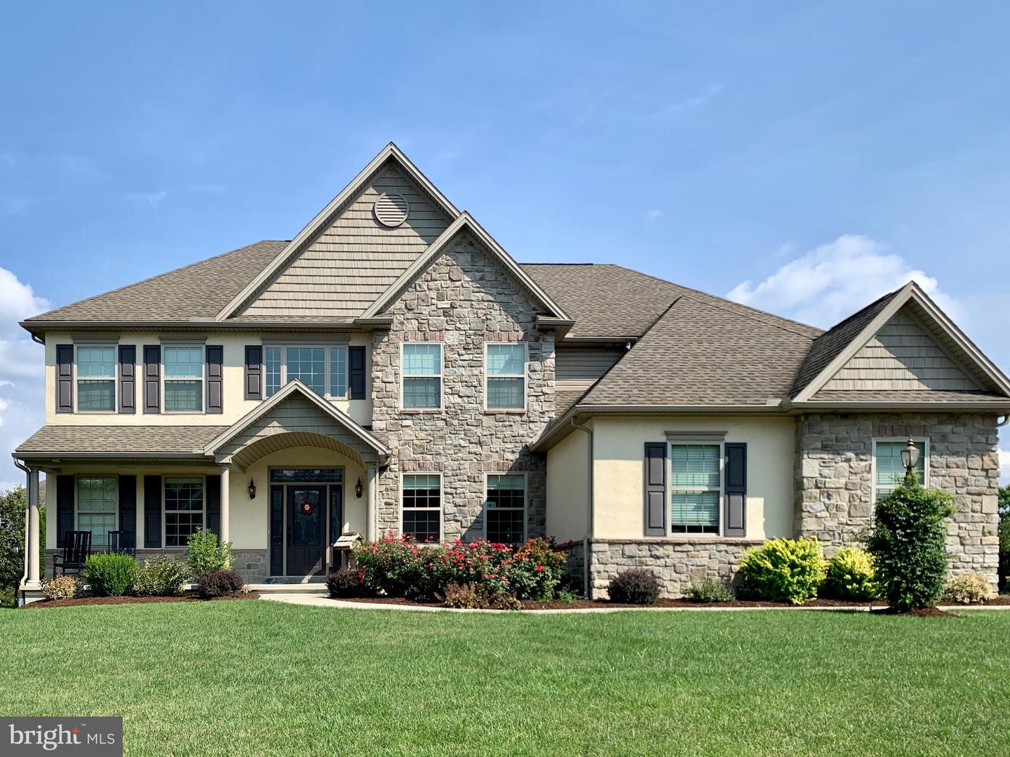 1405 Summit Way, Mechanicsburg