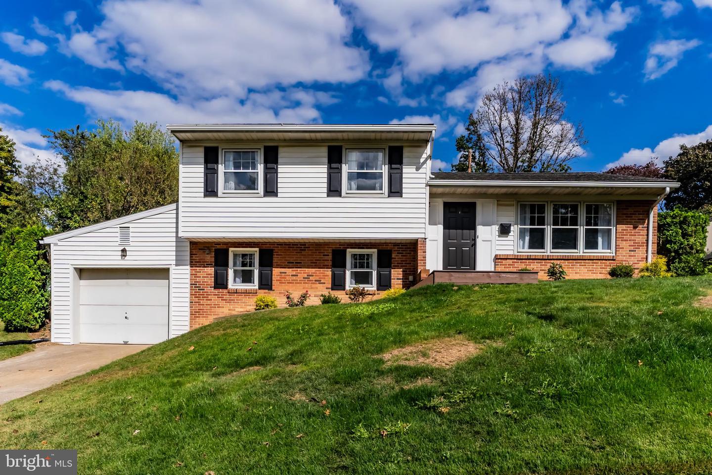 837 W Foxcroft Drive