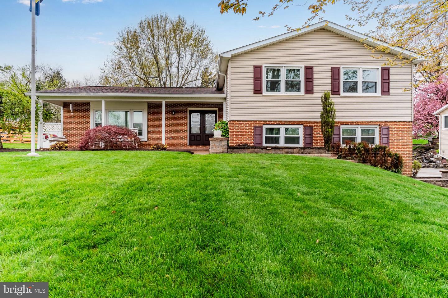 313 Indian Creek Drive, Mechanicsburg