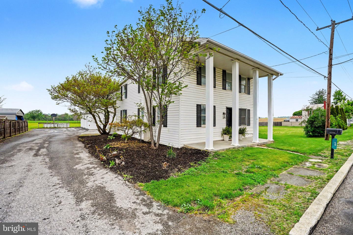 46 E Main Street, Walnut Bottom