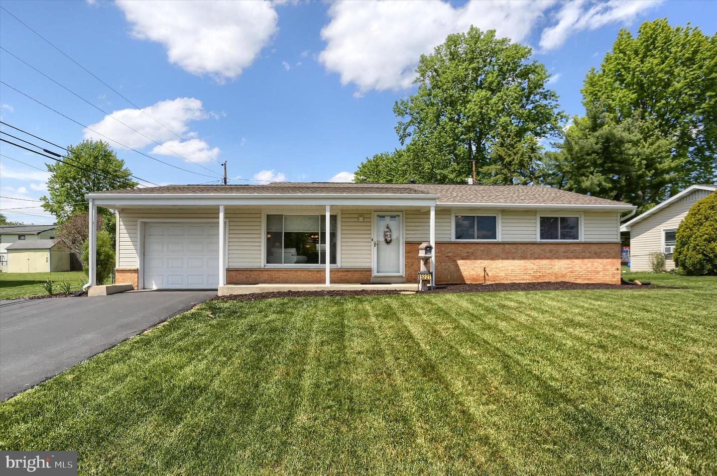 5221 Stuart Drive, Mechanicsburg