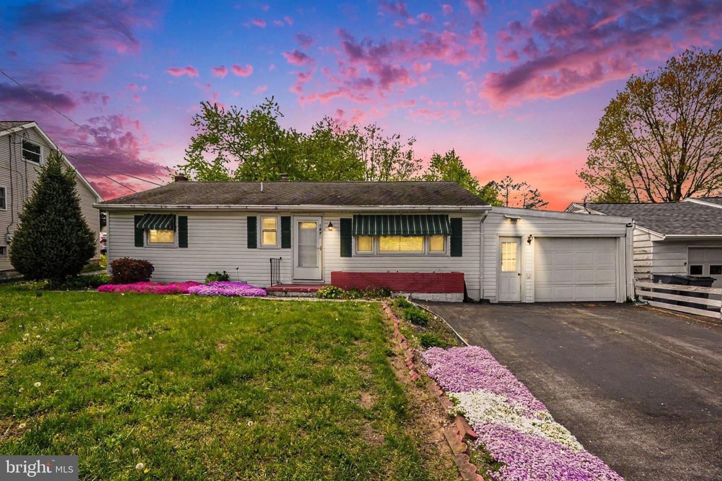 1872 Spring Road
