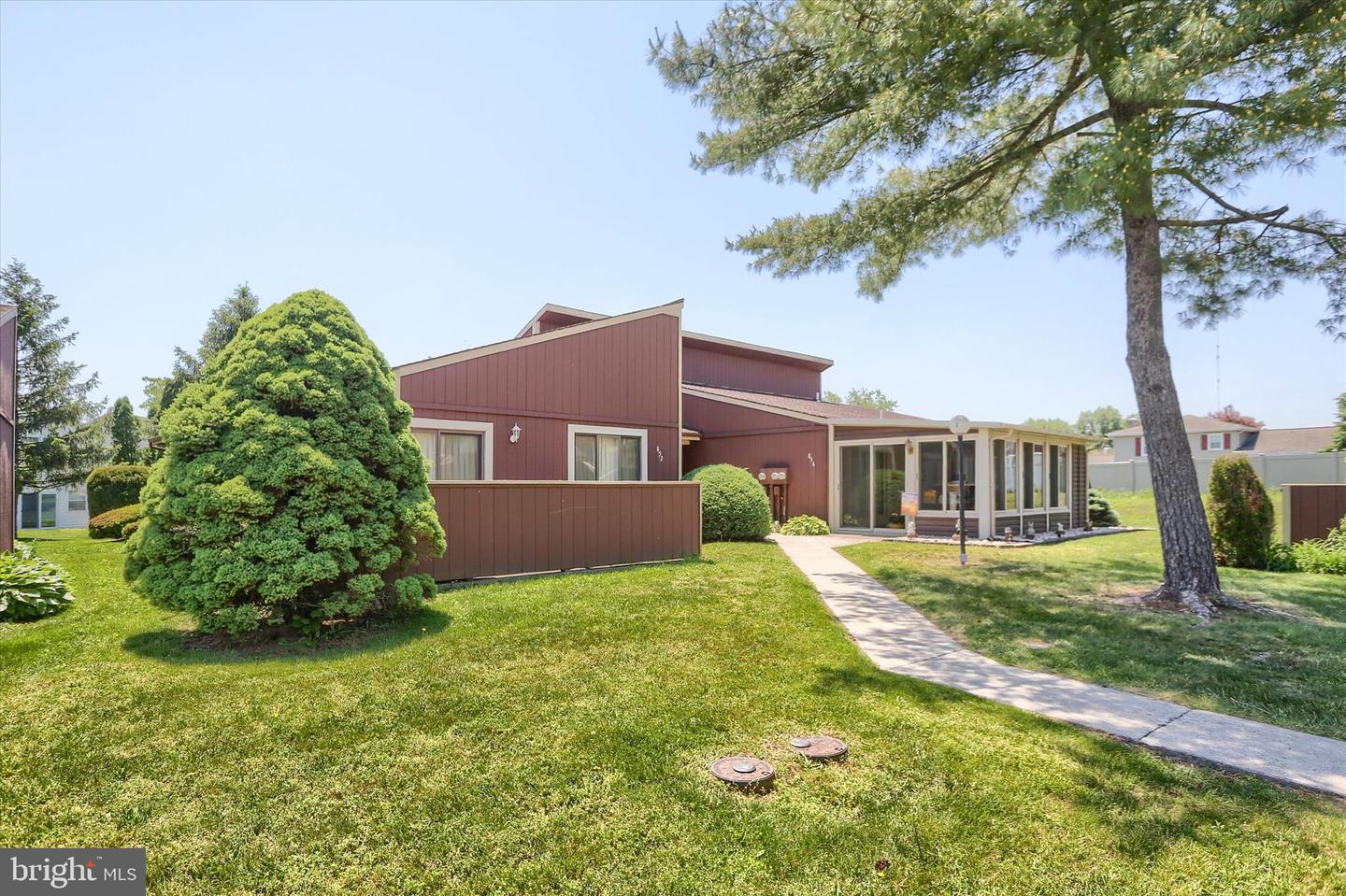 854 Melissa Court, Enola