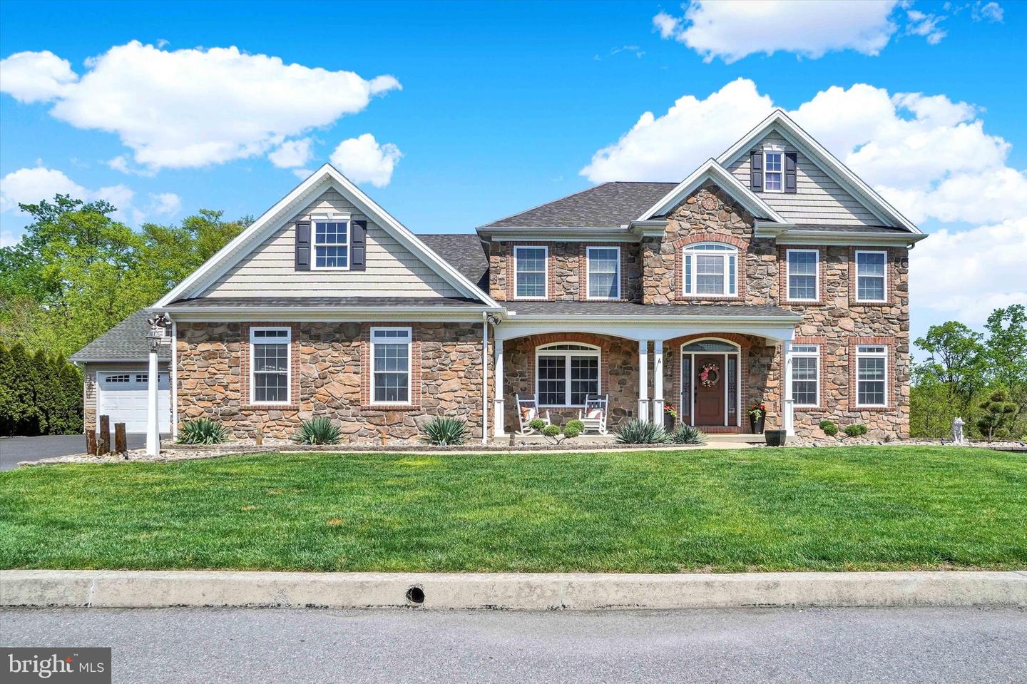 1416 Summit Way, Mechanicsburg