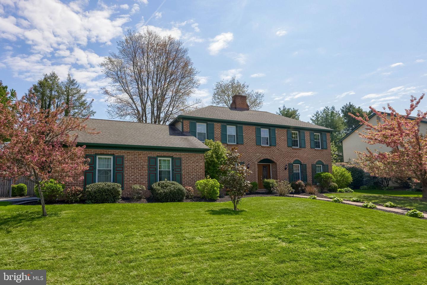 483 Woodcrest Drive, Mechanicsburg